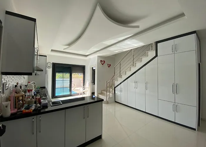Privet Villa With Pool&Garden In Cesme with Pool