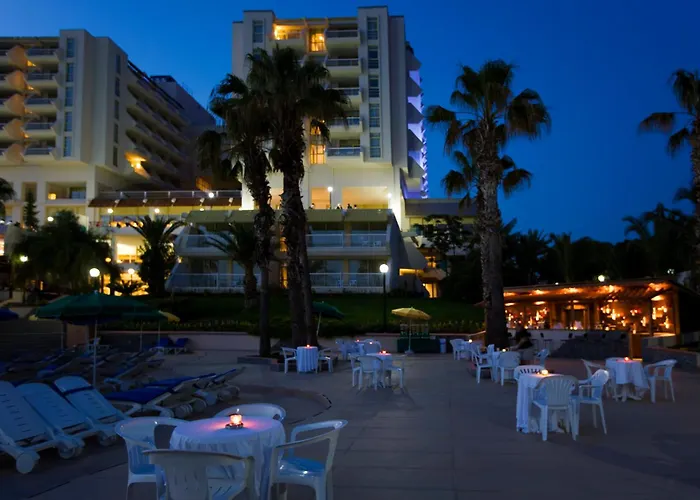 Kusadasi hotels near Kusadasi Bars Street