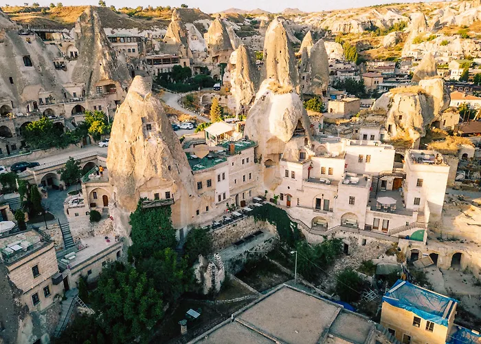 Goreme hotels near Uc Hisar Castle‎