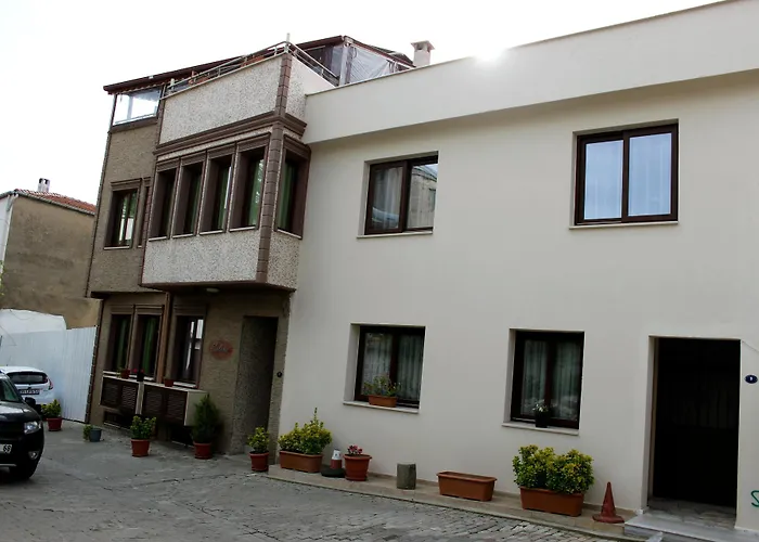Selcuk hotels near Hercules Gate