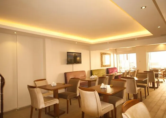 Izmir hotels near Izmir Museum of History and Art