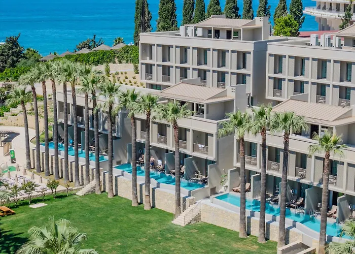 Side Hotels With Pool
