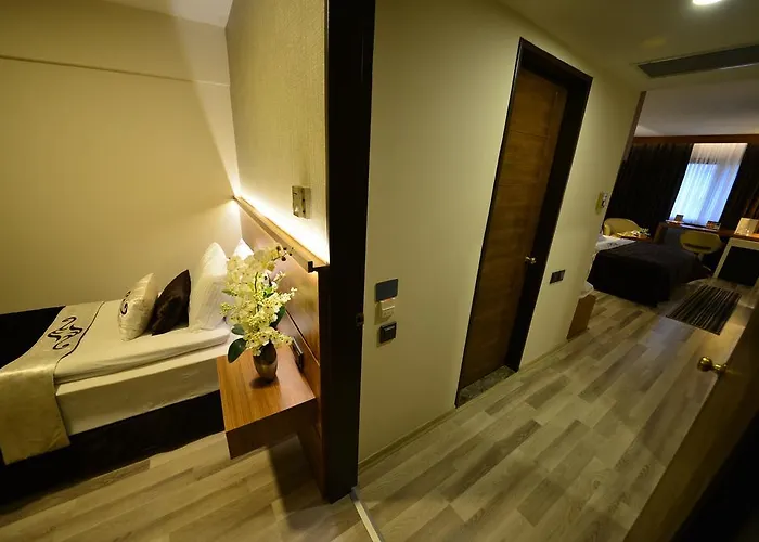 Aksan Hotel Izmir With Golf Course