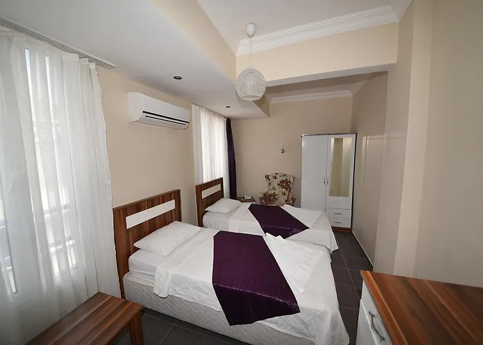 Feryil Li̇Man Hotel Fethiye